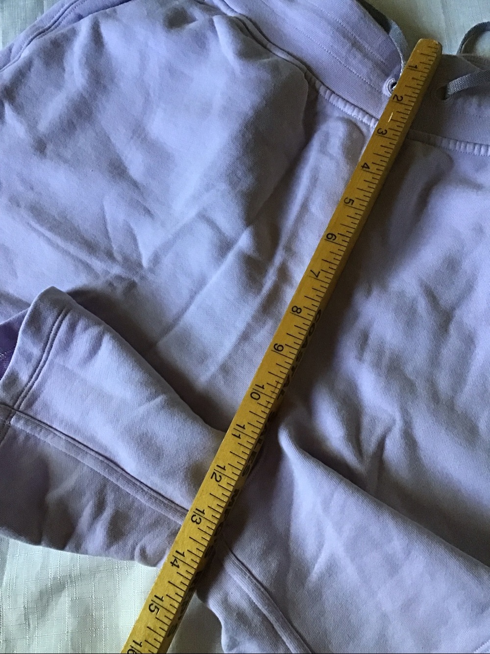 Lululemon Women's High Rise Lulu Fanatics Shorts Size 14 - Picture 11 of 13